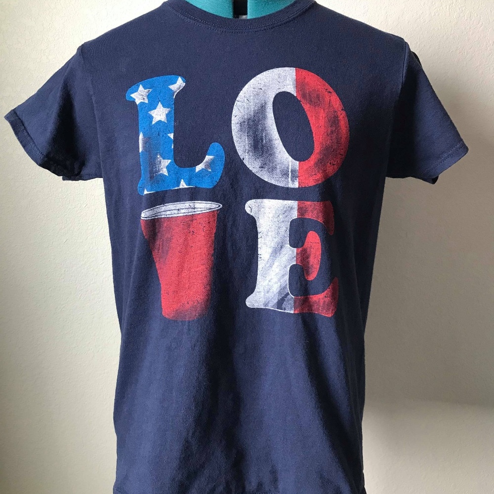 Navy tee with L-O-Solo cup-E print patriotic